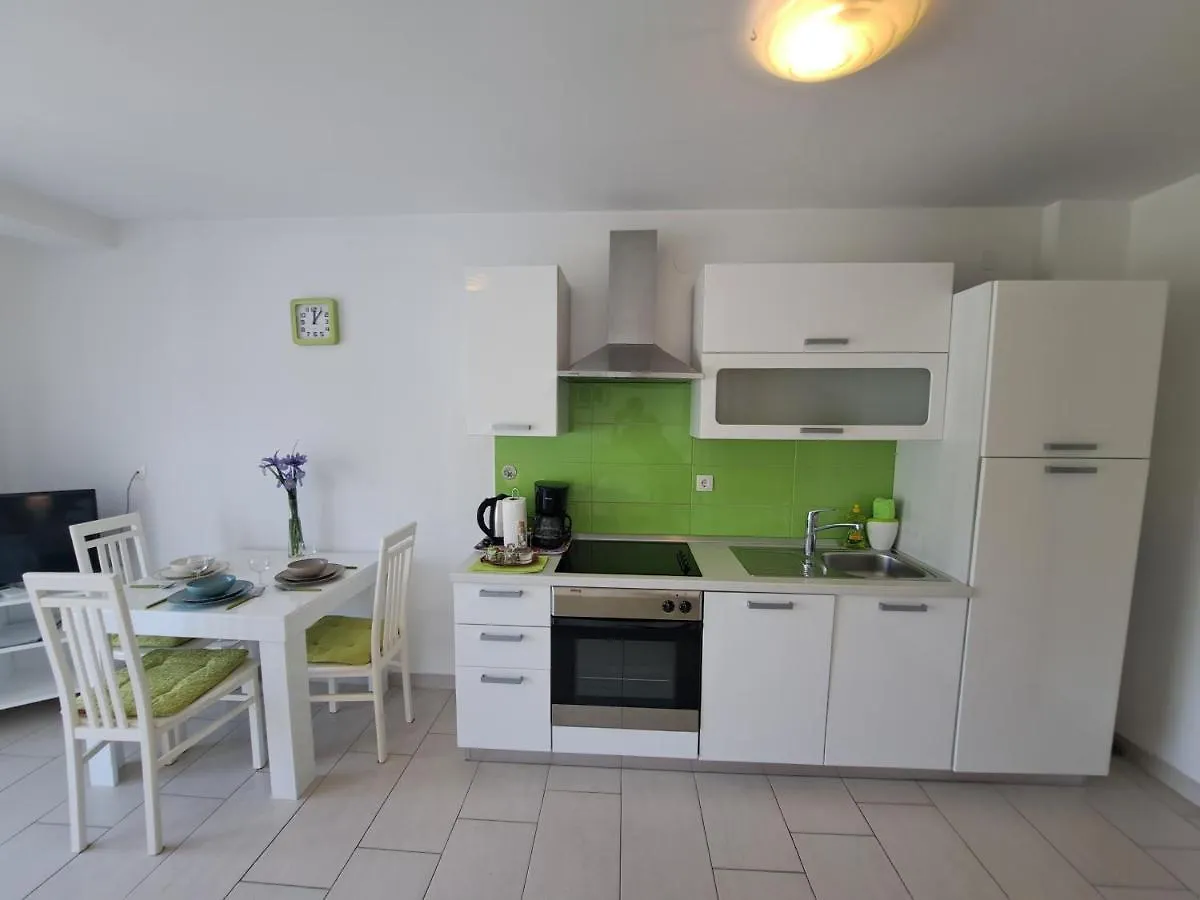 Apartments Fran Baska  Baska (Krk)