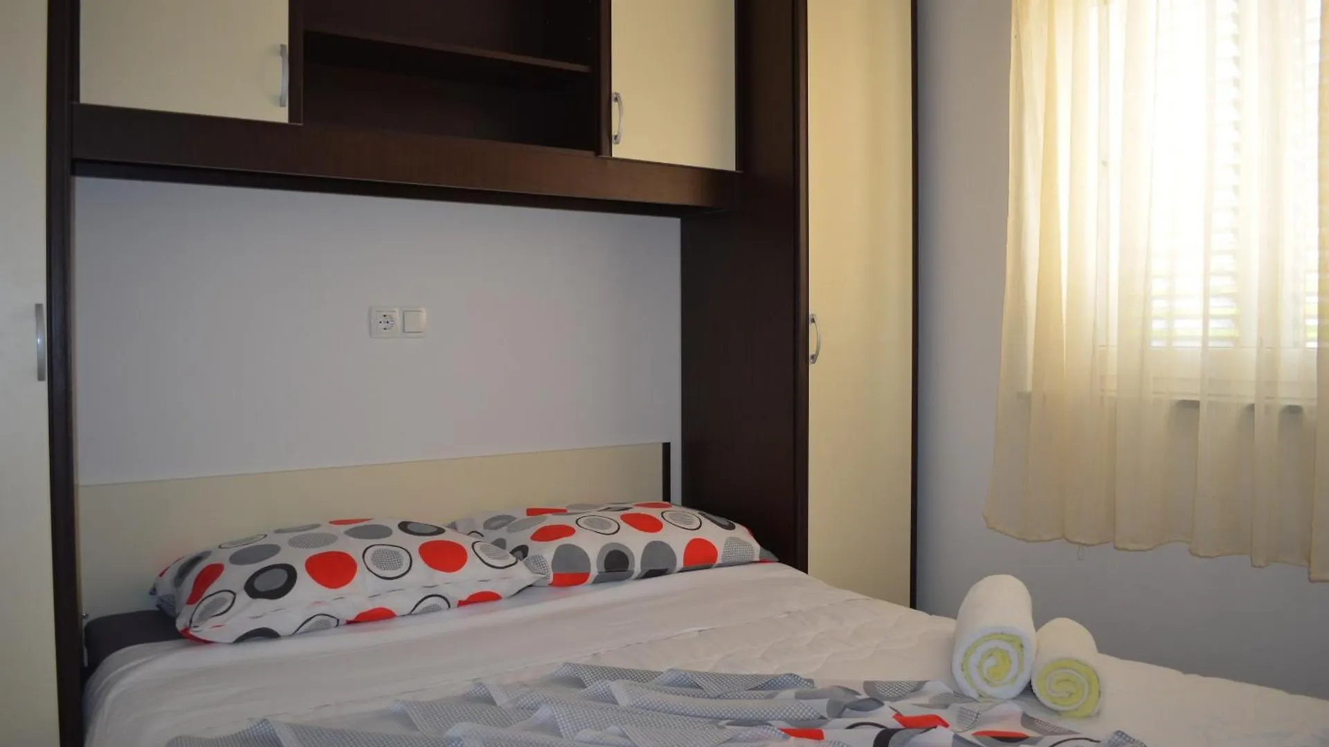 Apartments Fran Baska  Croatia