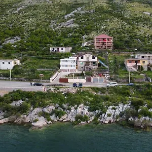  Gasthof Lakefront House Albanien
