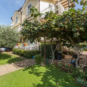  Apartment Trbovic Peaceful With Free Parking, Pet-friendly, And Bike Storage In Kroatien