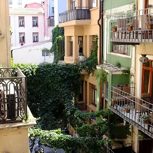  Hostel Chambers Of The Boheme Türkei